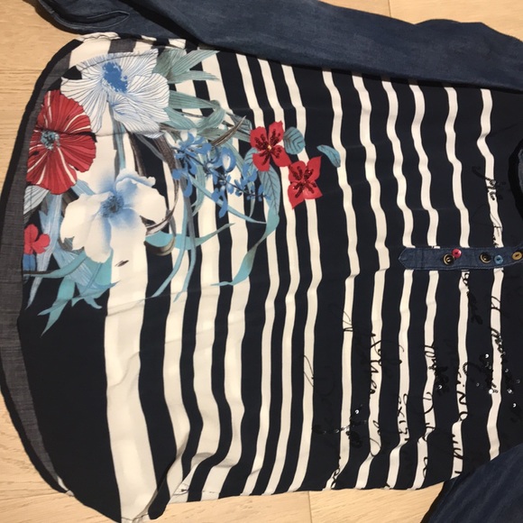 Cute Desigual Blouse - Picture 4 of 7